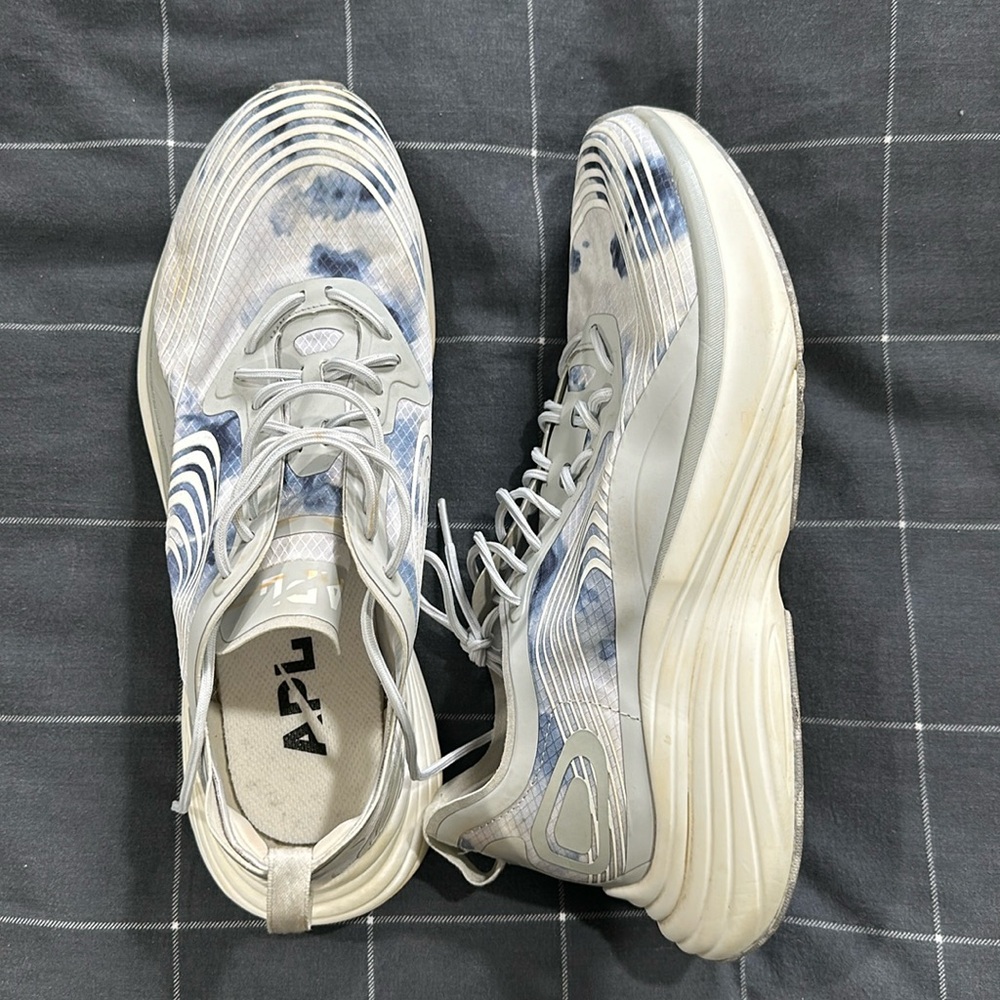 APL Sneakers